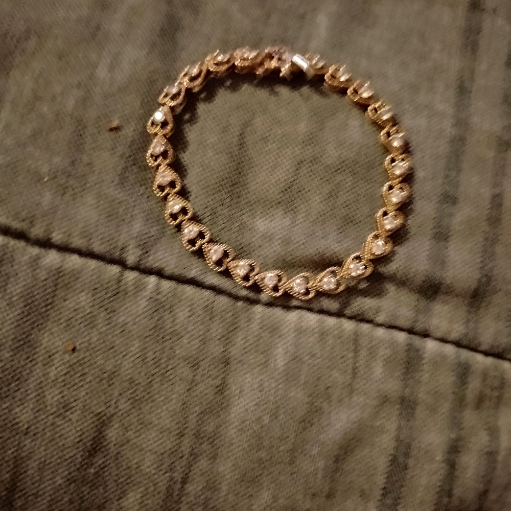 Elegant Gold Heart Bracelet With Diamonds Broken Clasp